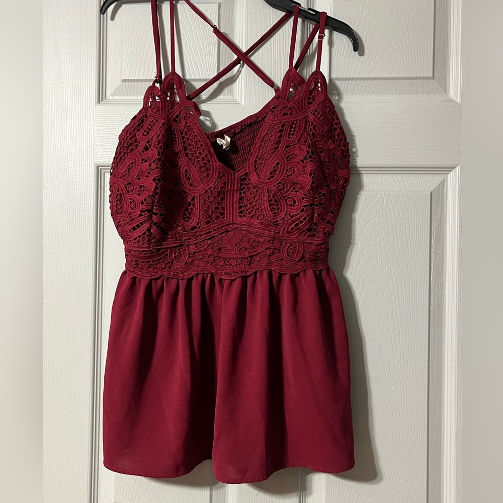 Main Strip Eyelet Lace Criss Cross Tank Top 3x